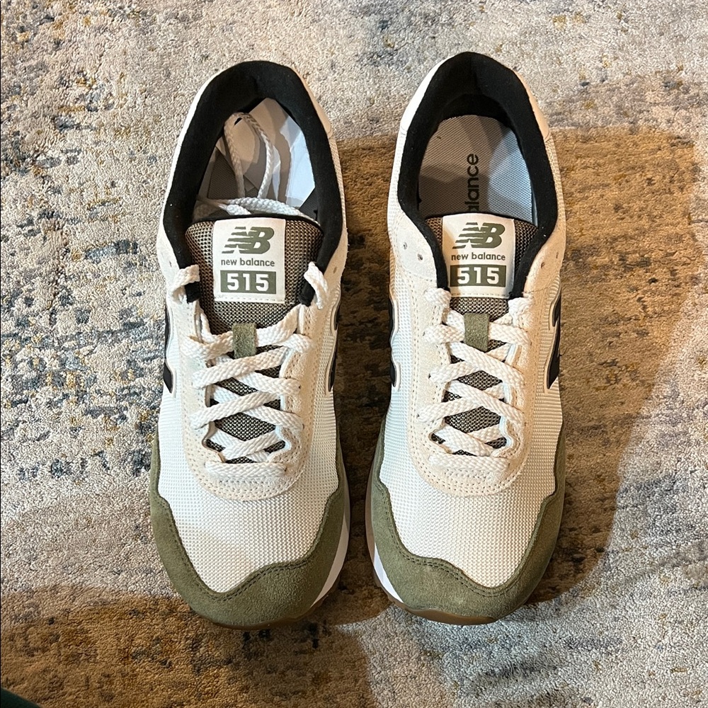 New Balance Men's Green and White Sneakers - Picture 2 of 6